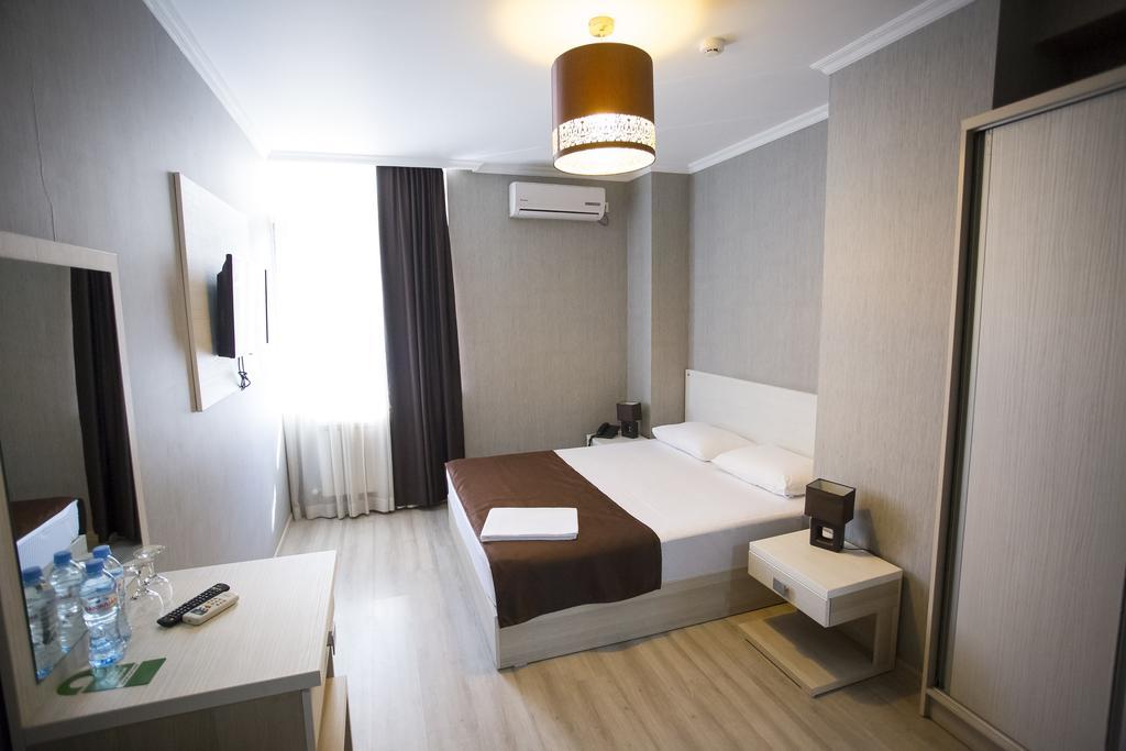 Batus Hotell Batumi Eksteriør bilde