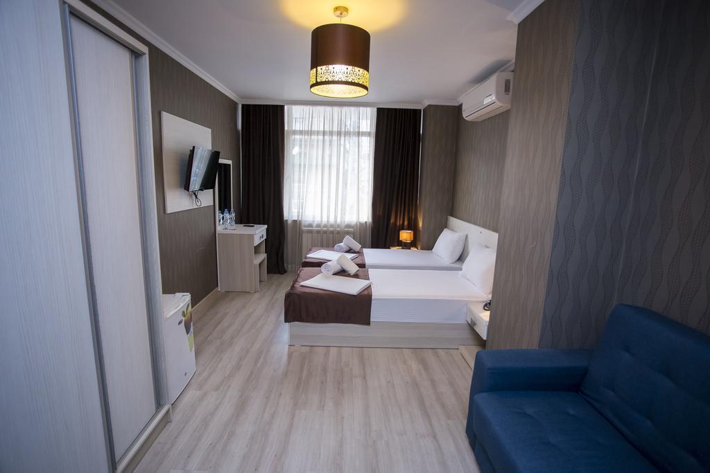 Batus Hotell Batumi Eksteriør bilde