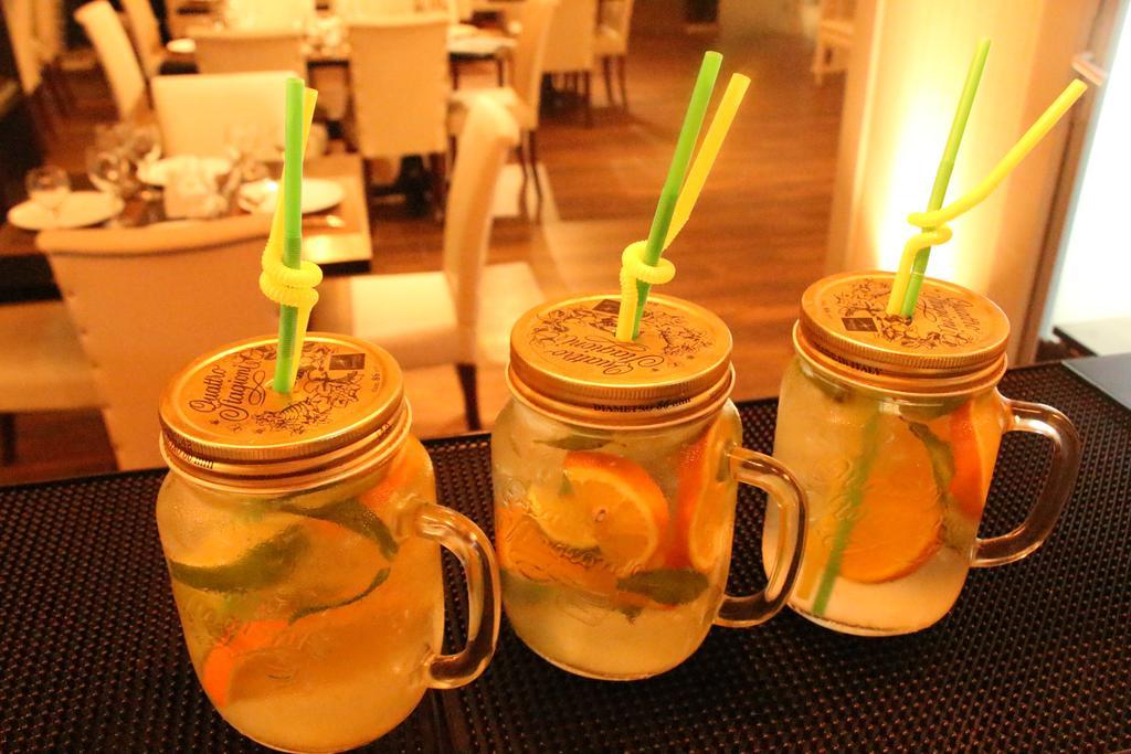 Batus Hotell Batumi Eksteriør bilde