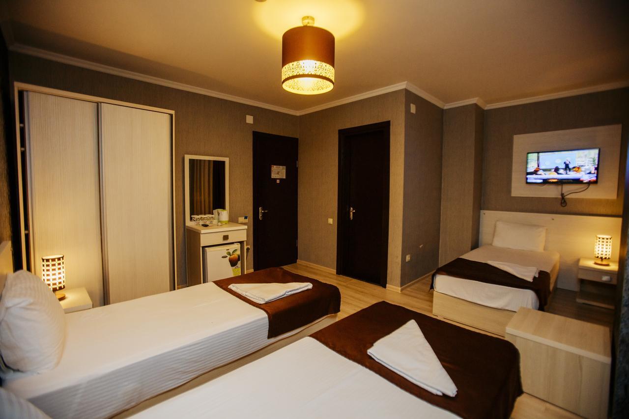 Batus Hotell Batumi Eksteriør bilde